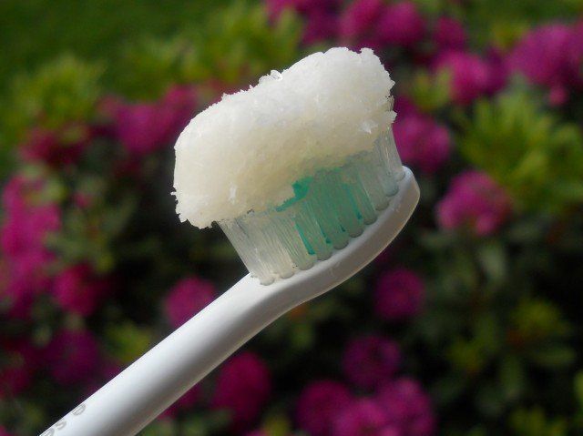 Huile de coco en dentifrice, huile de coco un soin naturel, beauté naturelle et bio